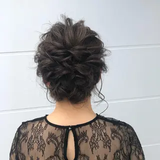 ミディアム ヘアアレンジ マエダ リョウのヘアスタイル
