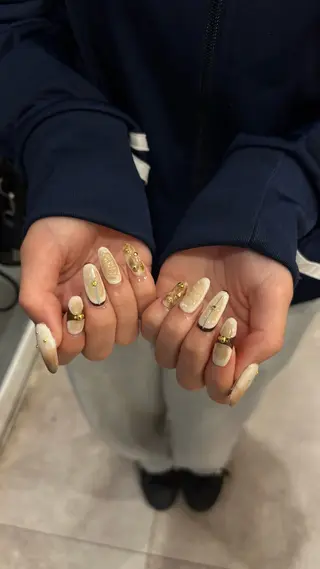 ネイル しおん⭐︎立川 sofaネイリストのネイルデザイン