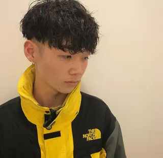 ショート カラー パーマ メンズ 平内 賢人のヘアスタイル