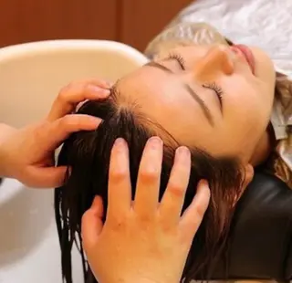 … …のヘアスタイル