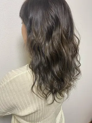 セミロング カラー 小顔カット得意🌟 岩渕麻由のヘアスタイル