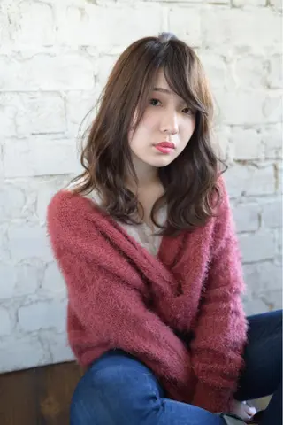 セミロング KAMIGAMI所属・KAMIGAMI SAKAEのヘアスタイル