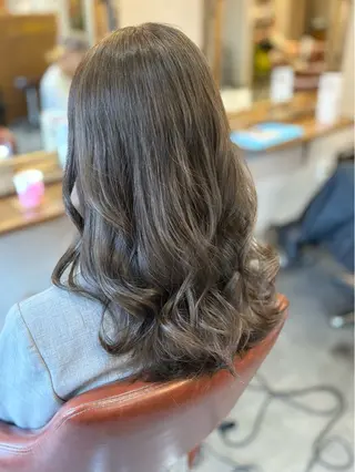 セミロング カラー ヘアアレンジ ナギサ 🐶のヘアスタイル