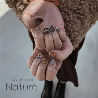 ネイル マツエク・マツパ アイブロウ beautyroom Naturaのネイルデザイン