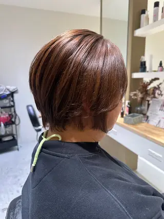 ショート レイヤー/蟹江/ くすみカラー/川口のヘアスタイル