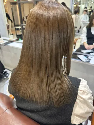 セミロング カラー 髪質改善/縮毛矯正/ 艶髪/春山良太のヘアスタイル