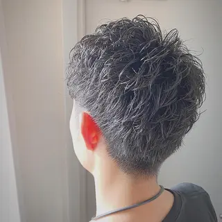 ショート パーマ メンズ 山田 哲平のヘアスタイル