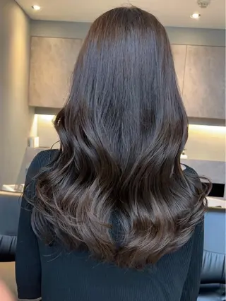 セミロング 🫧髪質改善•艶カラ ー特化🫧谷奥甲太のヘアスタイル