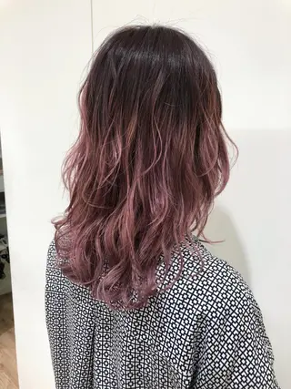 セミロング カラー ケアブリーチ 坪井佑樹のヘアスタイル