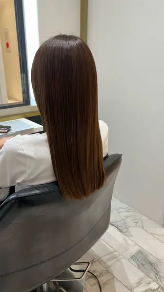 カラー TOIRO所属・山本 麗のヘアスタイル