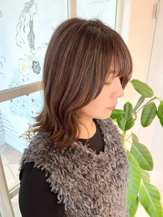 ミディアム カラー KARIN /Huitのヘアスタイル