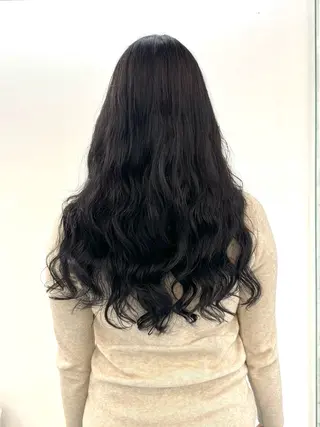 ロング パーマ コテ巻き風パーマ/ キミシマカイトのヘアスタイル