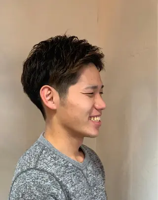 パーマ メンズ 菅野 愛のヘアスタイル