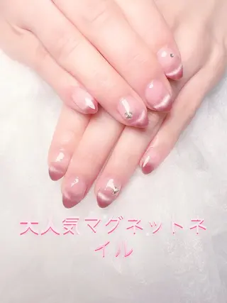 ネイル pink ladyサロン所属・べ にのネイルデザイン