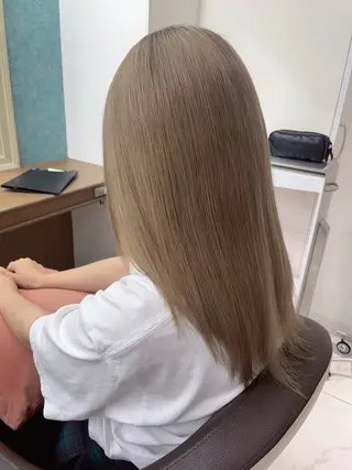 ロング カラー YUI /ハイトーンカラーのヘアスタイル