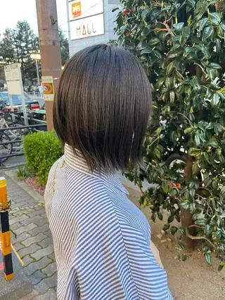 ミディアム カラー akane .のヘアスタイル