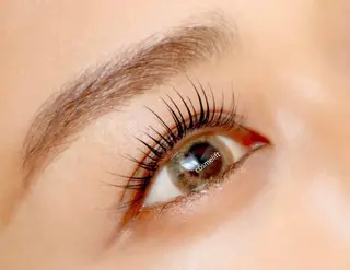 マツエク・マツパ NERU  lash&brow所属・鈴木 音瑠のマツエク・マツパデザイン