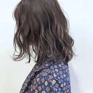 セミロング カラー ケアブリーチ 坪井佑樹のヘアスタイル