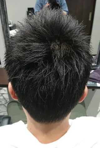 ショート CALTY JAPAN所属・安藤 博昭のヘアスタイル