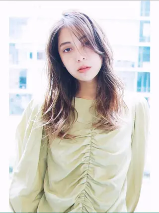 ロング ent所属・安本 瑠愛のヘアスタイル