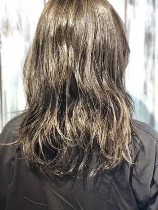 セミロング カラー Ichimura yurieのヘアスタイル