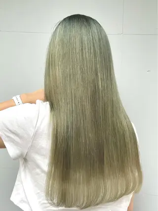 ロング カラー もにか🌞原宿/渋谷 🌝ブリーチカラーのヘアスタイル