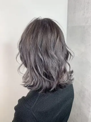 ミディアム カラー _WHITE 高槻のヘアスタイル
