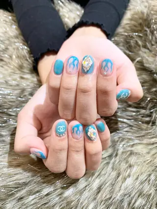 ネイル 🌙都岡 ムーンネイルのネイルデザイン