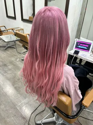 ロング 🦋エクステインナー カラーYūka🦋のヘアスタイル