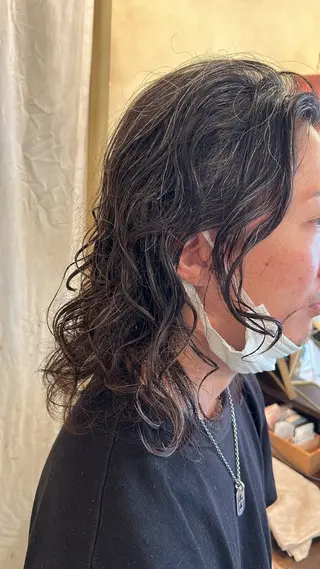 パーマ メンズ アオバ / ハイトーンカラーのヘアスタイル