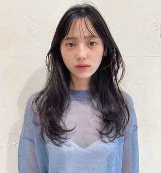 セミロング カラー パーマ ヘアアレンジ 🪽艶感× hair ｜kazaneのヘアスタイル