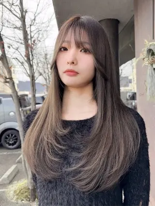 ロング nene 艶カラーのヘアスタイル
