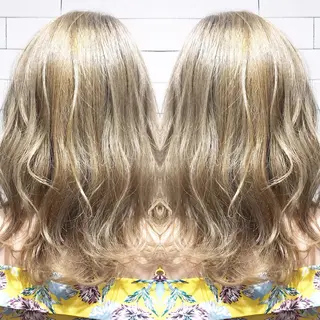 ミディアム カラー 及川シゲル 髪質改善講師のヘアスタイル