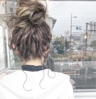 ミディアム カラー ヘアアレンジ Mariana/ 鶴原-ハイライトのヘアスタイル