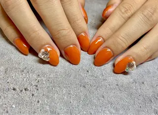 ミディアム カラー ネイル beauty salon ma'am所属・chihiro 小路ネイルのネイルデザイン