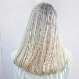ロング カラー 艶髪✨ハイトーン ✨ホワイト✨北宗一郎のヘアスタイル