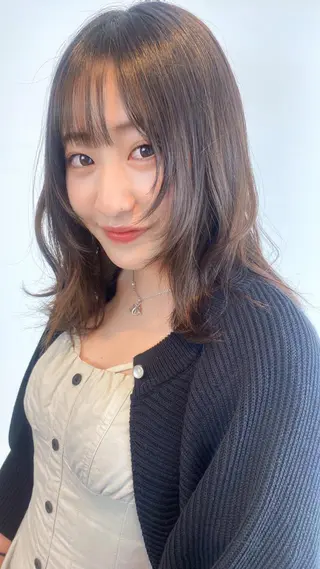 ミディアム アールバイニーナ所属・R by NINA アールバイニーナのヘアスタイル