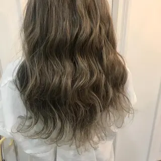 ロング カラー SHIN/レイヤー カット×クロスパーマのヘアスタイル