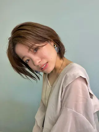 ショート ウスイマイコ カット/ケアカラーのヘアスタイル