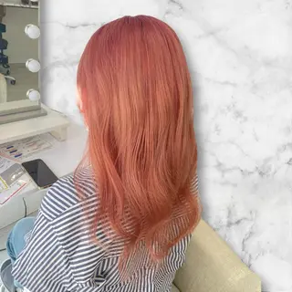 ロング カラー セルバ所属・HIRORO ブリーチ/ハイトーンのヘアスタイル