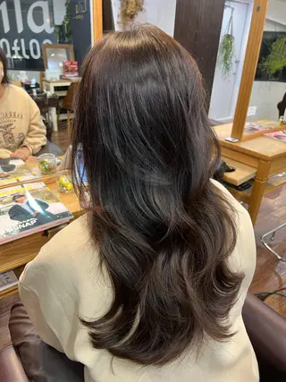 ロング ハイレイヤー/顔周り /レイヤーカットのヘアスタイル