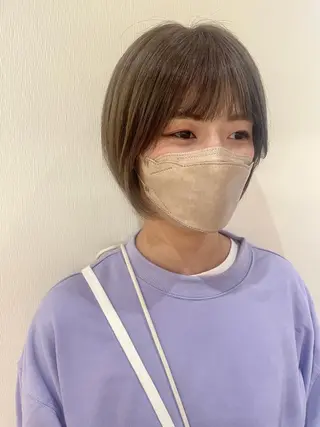 ショート カラー 三浦 瑠璃のヘアスタイル