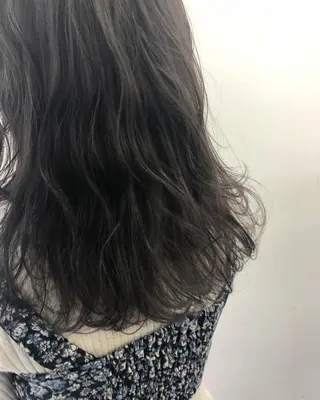 ミディアム カラー ニシオカ タクヤのヘアスタイル