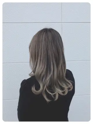 セミロング 下條 真のヘアスタイル