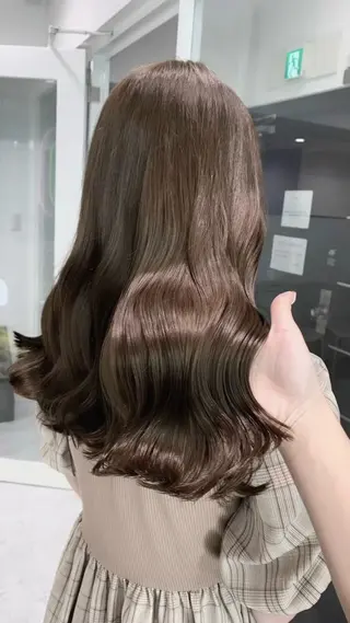 ミディアム カラー パーマ 💗うる艶モテ髪 💗髪質改善✨🫧のヘアスタイル
