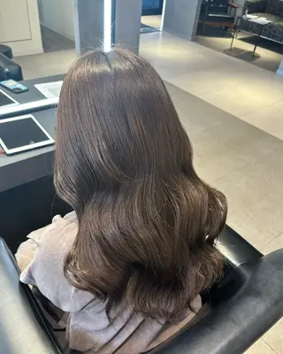 ロング KAREN（ému） 伏見/パーマモデルのヘアスタイル