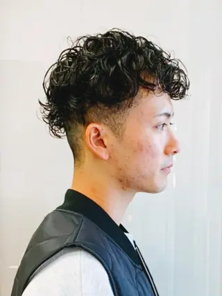 ショート パーマ メンズ 牧野 滉平のヘアスタイル