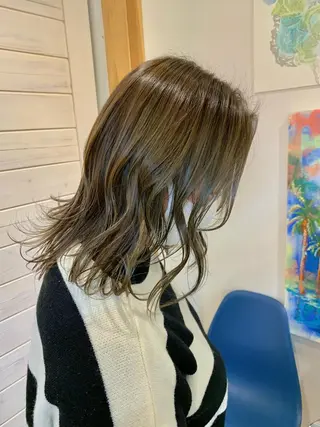 ミディアム カラー 田中 愛梨のヘアスタイル