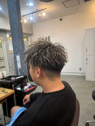 ショート カラー パーマ メンズ hair salon WAVE所属・鍋島 拓真のヘアスタイル