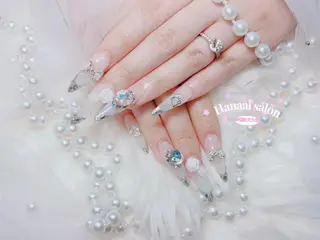 ネイル 藤本 彩花のネイルデザイン